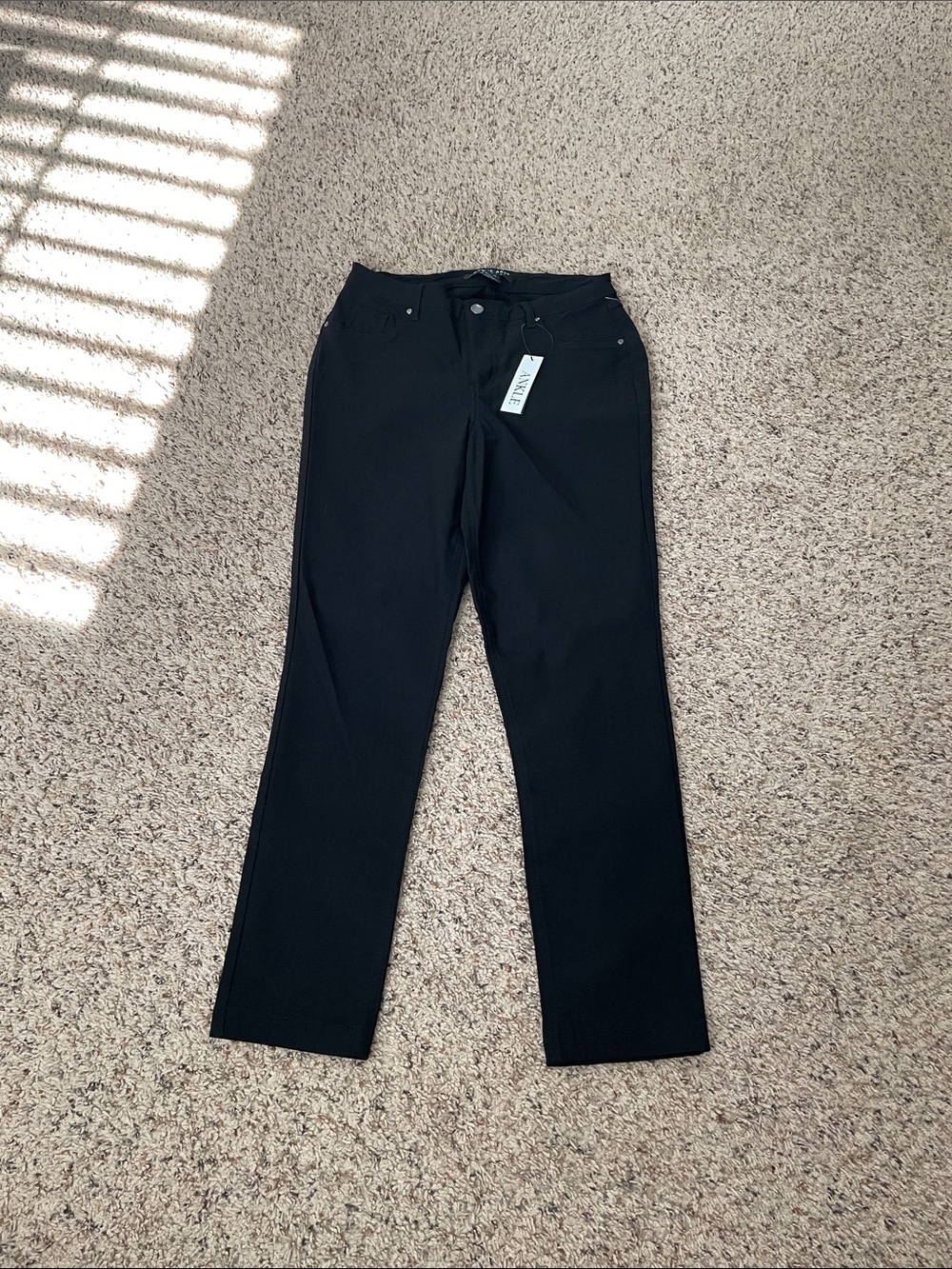 Zara Black Women’s Straight-Leg Jeans